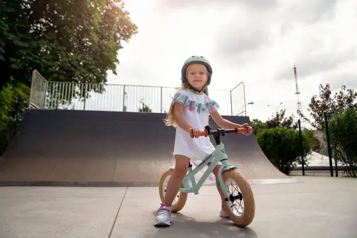 ბალანსს ველოსიპედი Miqilong Balance bicycle RVA 12" olive green - Image 13